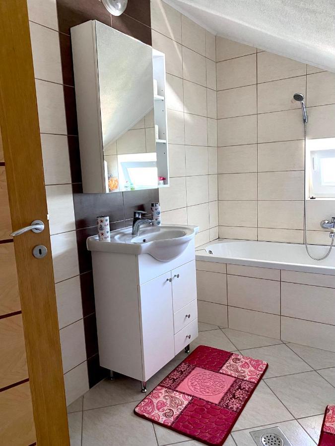 Big Apartment 3 Bedrooms Bihać Exterior foto